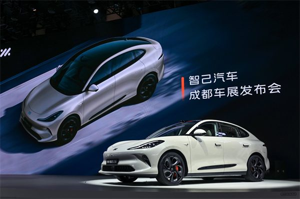 全新智己LS6正式发布，预售权益价22.99万-29.99万元 一款让你开到爽的“超City智能SUV”