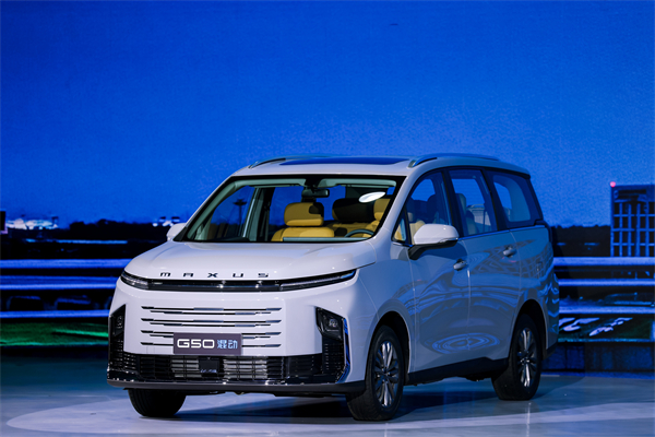大空间、更省钱、长续航，“国民家用MPV”尊龙凯时大通G50混动MPV开启预售，满足家庭用车、旅游出行等全需求！